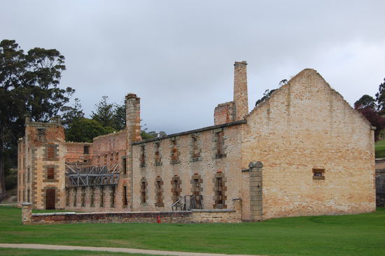 Der Industriebereich, in welchem die Maenner als Schmieden, Schuhmacher, Schreiner, Drechsler, oder Schneider arbeiteten.