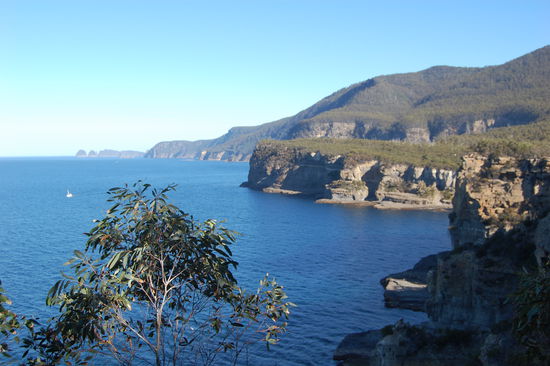 Blick auf die Suedspitze der Tasman-Halbinsel namens "Cape Raoul".