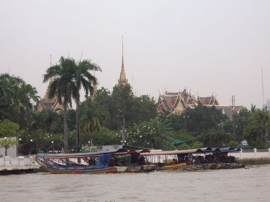 Mit der Faehre auf zum Wat