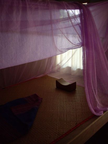 Mein Bett. Eine Regel: Nicht auf luxurioesen Betten schlafen.