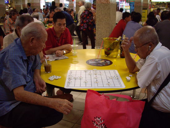 Hier tobt das Leben. Essen, spielen, trinken...