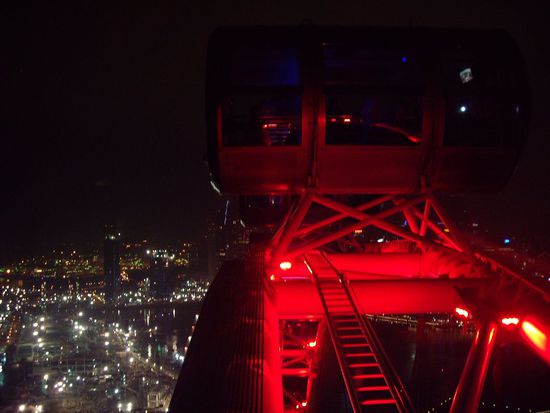 Das ist die naechste Kabine vor uns auf 165 m Hoehe