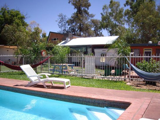 Da kann man's aushalten: Pool, Hammmock und der Wagen im Hintergrund - alles was ein Mensch braucht.