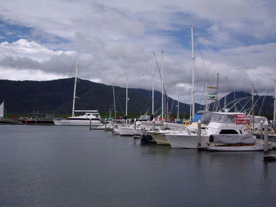 Mit so'nem Boot da hinten sind wir raus. Hejo, du haettest Nussschaelchen dazu gesagt 