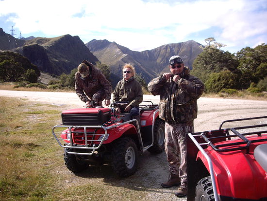 Jaquie, Jean-Pierre und Jean-Daniel (Tahiti, Frankreich und ein schweizerischer Neuseelaender)
