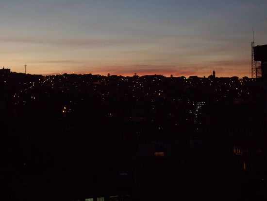 Dieses Bild ist in gross noch schoener, da man viel mehr Lichtpunkte hat.