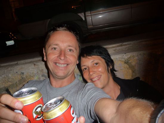 ...sie haben ganz tollen Wein hier und so billig. Nach diversen typischen Pisco Sour und Wein gab's dann noch ein Bier zum Einschlafen..