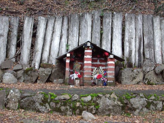 Was mir ja sehr gut gefällt hier sind die kleinen Marienhäuschen (so fühl ich mich immerhin ein bisschen wie in Asien  )