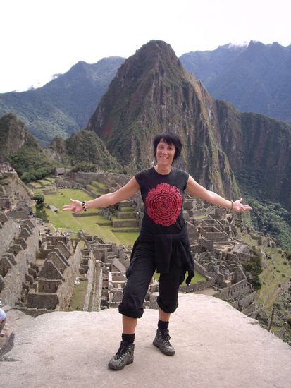 Mit gequältem Lächeln