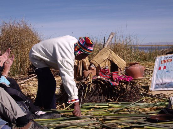Hier erklären sie einem, wie die Inseln gebaut sind.