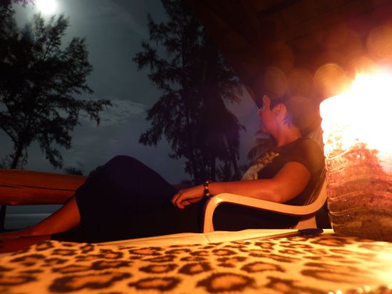 Vollmond, Strand, Kerze - was braucht der Mensch mehr.