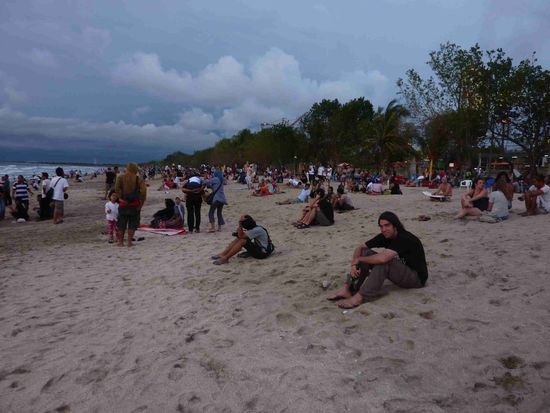 Ganz idyllisches Sonnenuntergang gucken, wenn man fast allein am Strand ist