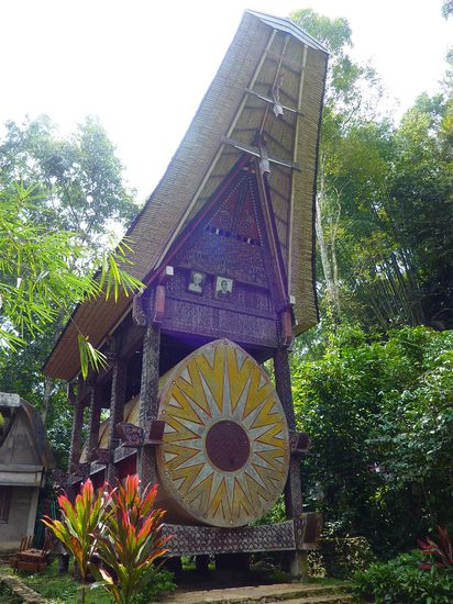 ... hier dann sowas wie ne Gruft.