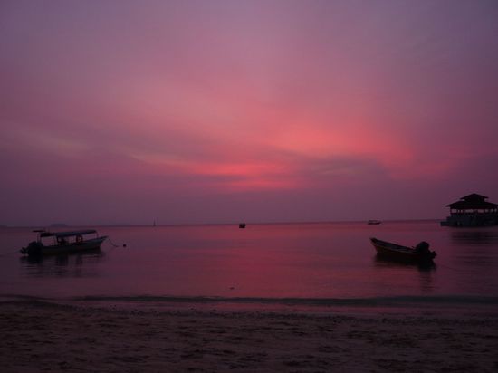 Schon viele Sonnenuntergänge gesehen, aber alles in rosa hat man auch nicht so oft