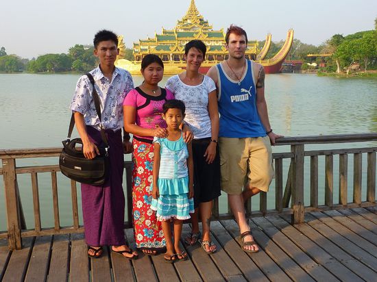 Wie überall in Asien wollen sie immer Fotos haben mit Foreigners