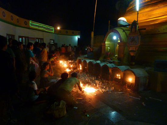 Mit den ganzen Kerzen und Räucherstäbchen war es mehr oder weniger ein Grossbrand später in der Nacht