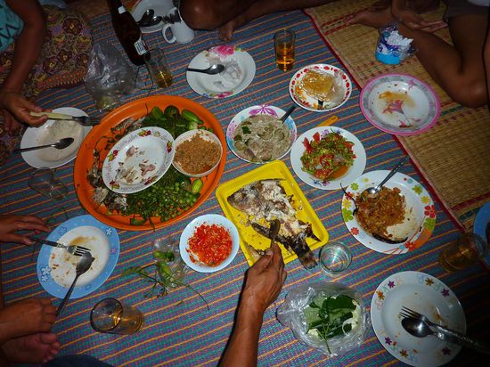 Ich liebe es!!!! Dieses Gefuehl von Zusammengehoerigkeit wuerd einigen Deutschen auch mal ganz gut tun.