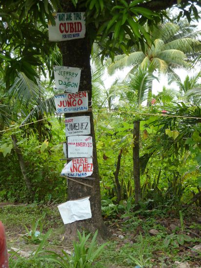 ... sondern Politiker. Wahlwerbung auf den Philippinen