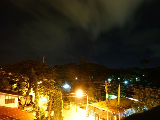 ...und mit Gewitter ueber der Stadt