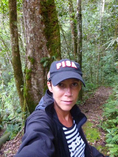 Kappe gefunden, super! Hab ich wenigstens nicht jede 2. Minute das Gesicht voll Spinnenweben.