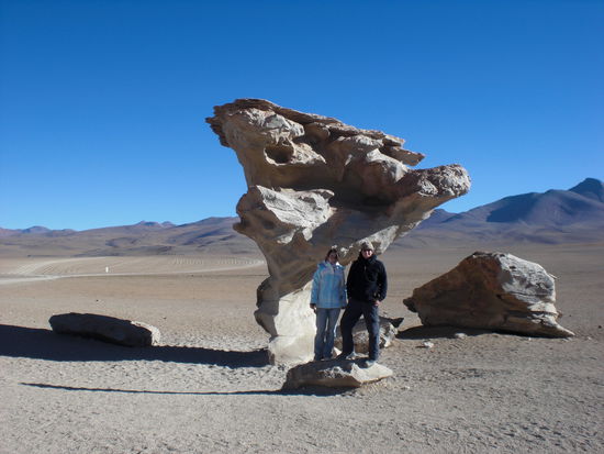 arbol de la piedra - ein paar steine mitten im nichts... und dieser sieht ein bisschen aus wie ein baum