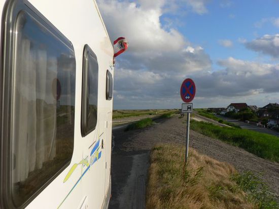 links nordsee, mitte ich, rechts der ort