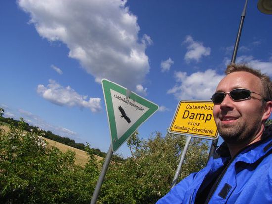 radtour nach damp (tourihochburg mit vielen häßlichen hotelbunkern aus den 80ern) und einem yachthafen. für gorg: data damp...(insiderwitz)