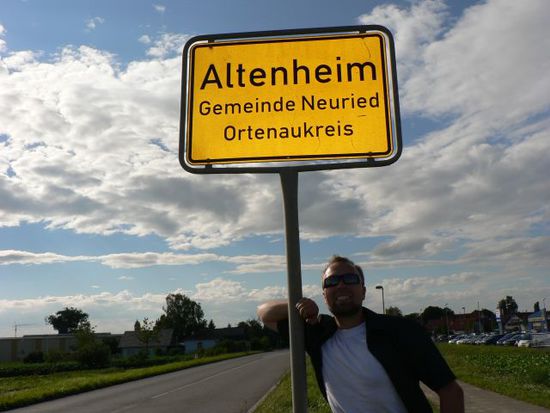 seid nett zu euern kindern, sonst müsst ihr umziehen