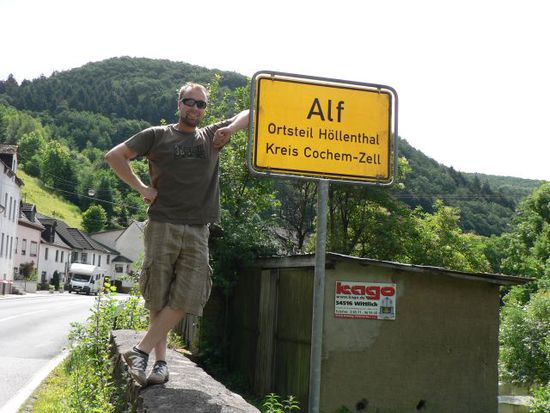 der haarige zottelfreund aus der 80er jahre serie hat also hier seine größten fans