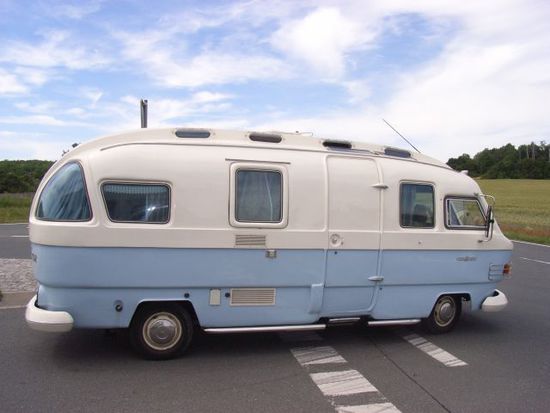 ein alter hanomag henschel. reisekultur der späten 60er