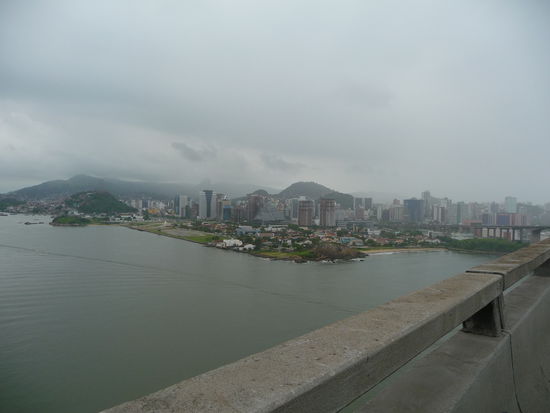 Vitoria Richtung Süden auf der Brücke vor Vila Velha