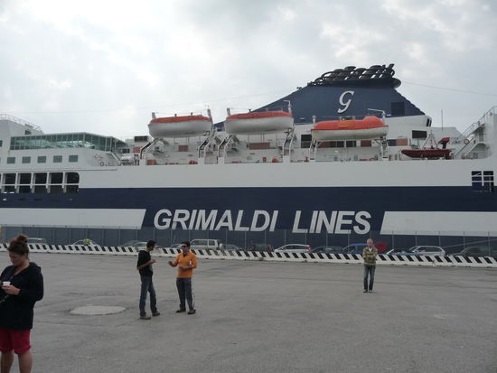 Mein Pott für 1 1/2 Tage in der Holzklasse günstig über den ADAC zu buchen.Habe dummerweise meine Schlafmatratze und Schlafsack an der Maschine gelassen.
