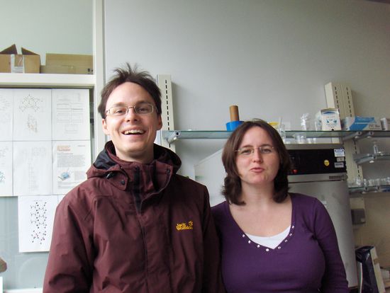 Und das sind wir - natürlich im Labor!