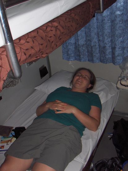 Gemütliches 1. Klasse-Abteil im Nachtzug nach Bangkok