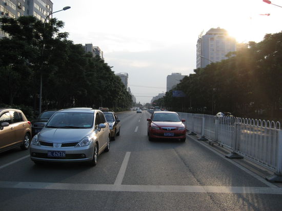 Die Straße, wo ich wohne und an der auch die Botschaft liegt