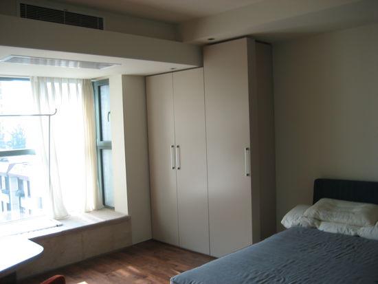 Meine Wohnung, als ich meine Sachen noch nicht überall verstreut hatte 