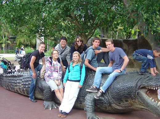 Zoogruppe
Von links: Ich (SUI), Stephania (IT), Mike (Korea), Debby (SUI), Martina (SUI), Greg (FR), Nicolas (GER), unbekanntes Kind...