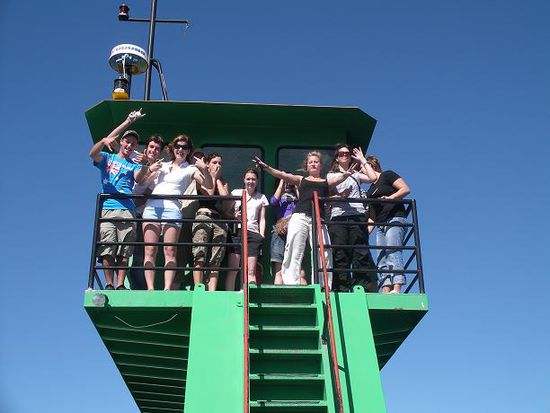 Unsere Global Village Gruppe auf dem Tower der Faehre.