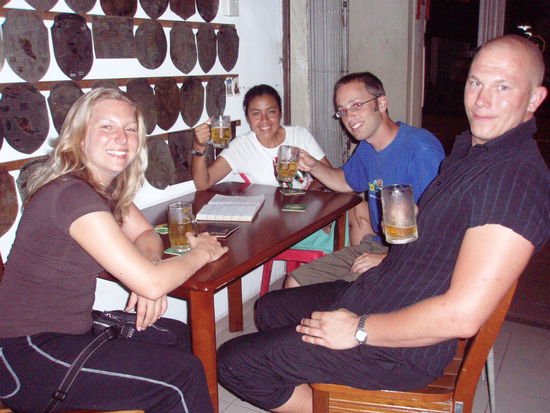 In der der Hong Kong Bar mit Heydi und Will