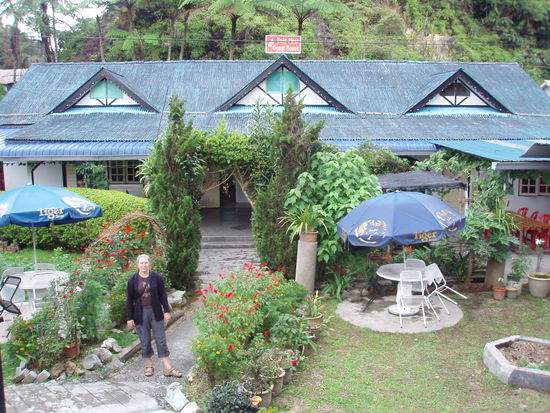 Unser Hostel mit sehr schoenem Garten