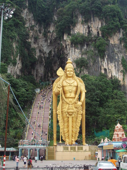272 Stufen bis hoch zu den Batu Caves