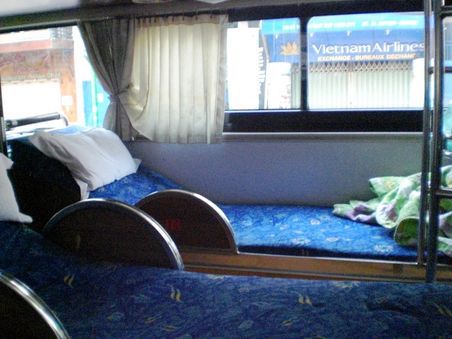 Betten im Schlafbus