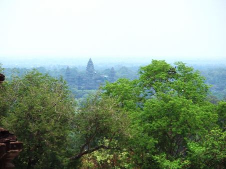 Ausblick auf Ankor Wat vom Phnom Pakheng