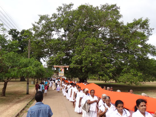 Prozession zur Dagoba