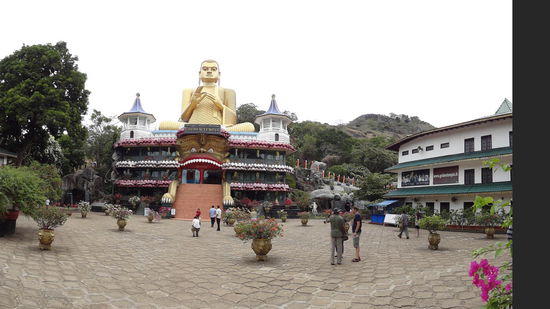 Goldener Buddah in Dambulla