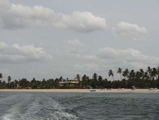 Unser Strand vom Boot aus