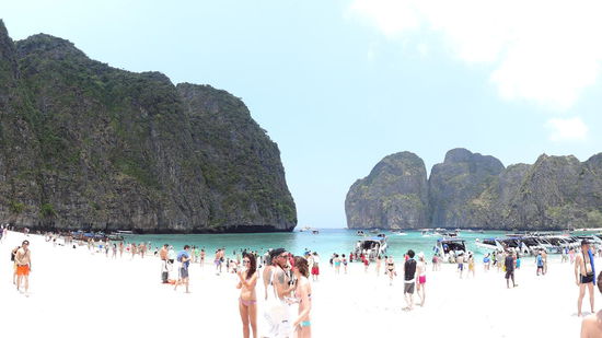Maya Bay (Hier wurde der Flm "The Beach" gedreht)