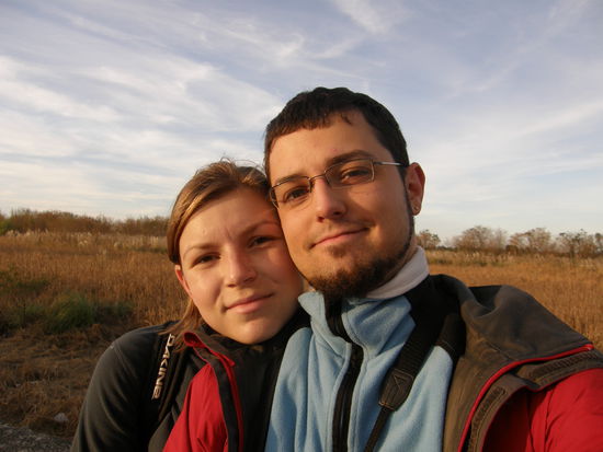 direkt hinten dran gibts ein kleines Naturschutzgebiet, das einem leider die Sicht aufs Meer verwehrt.