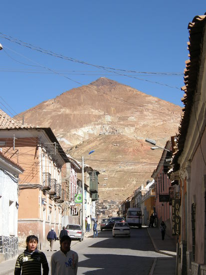 Der Cerro Rico - sieht harmlos aus, ist er aber nicht!