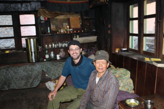 Jogi und der 70-jaehrige Lodgebesitzer
